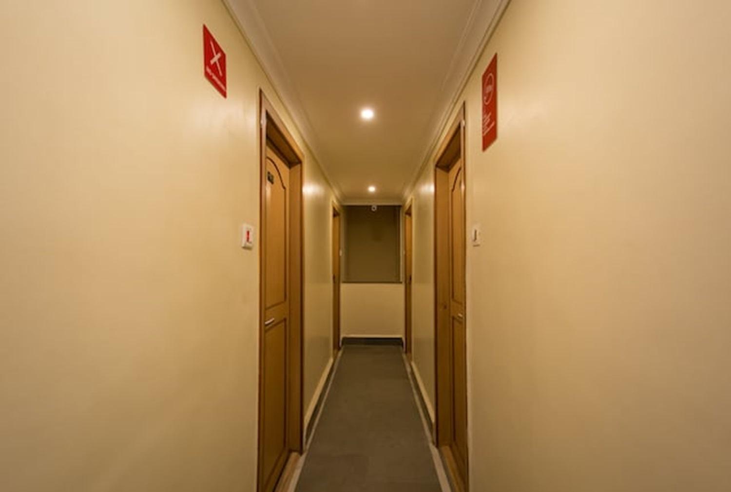 פונה Hotel Padma Krishna מראה חיצוני תמונה
