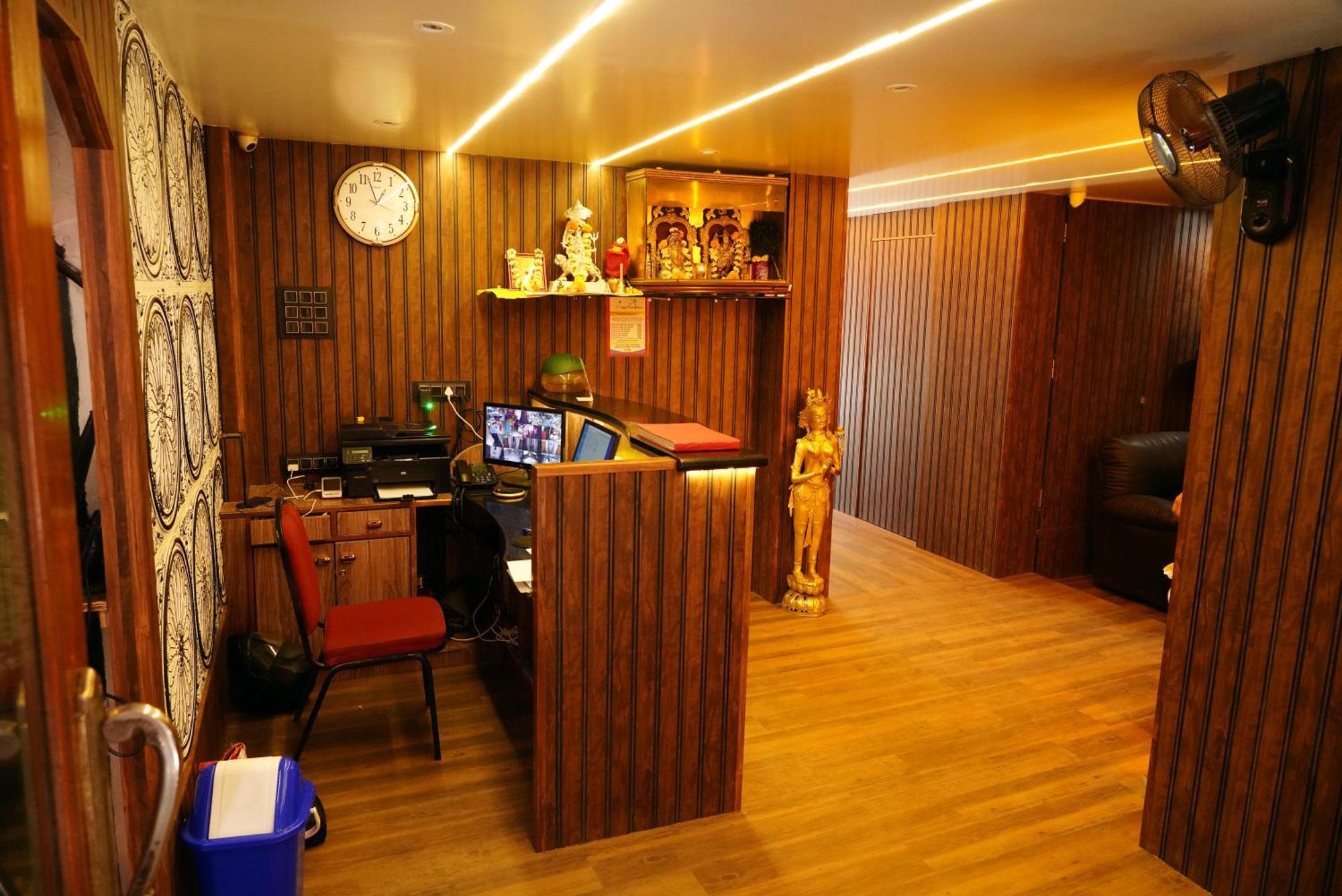 פונה Hotel Padma Krishna מראה חיצוני תמונה