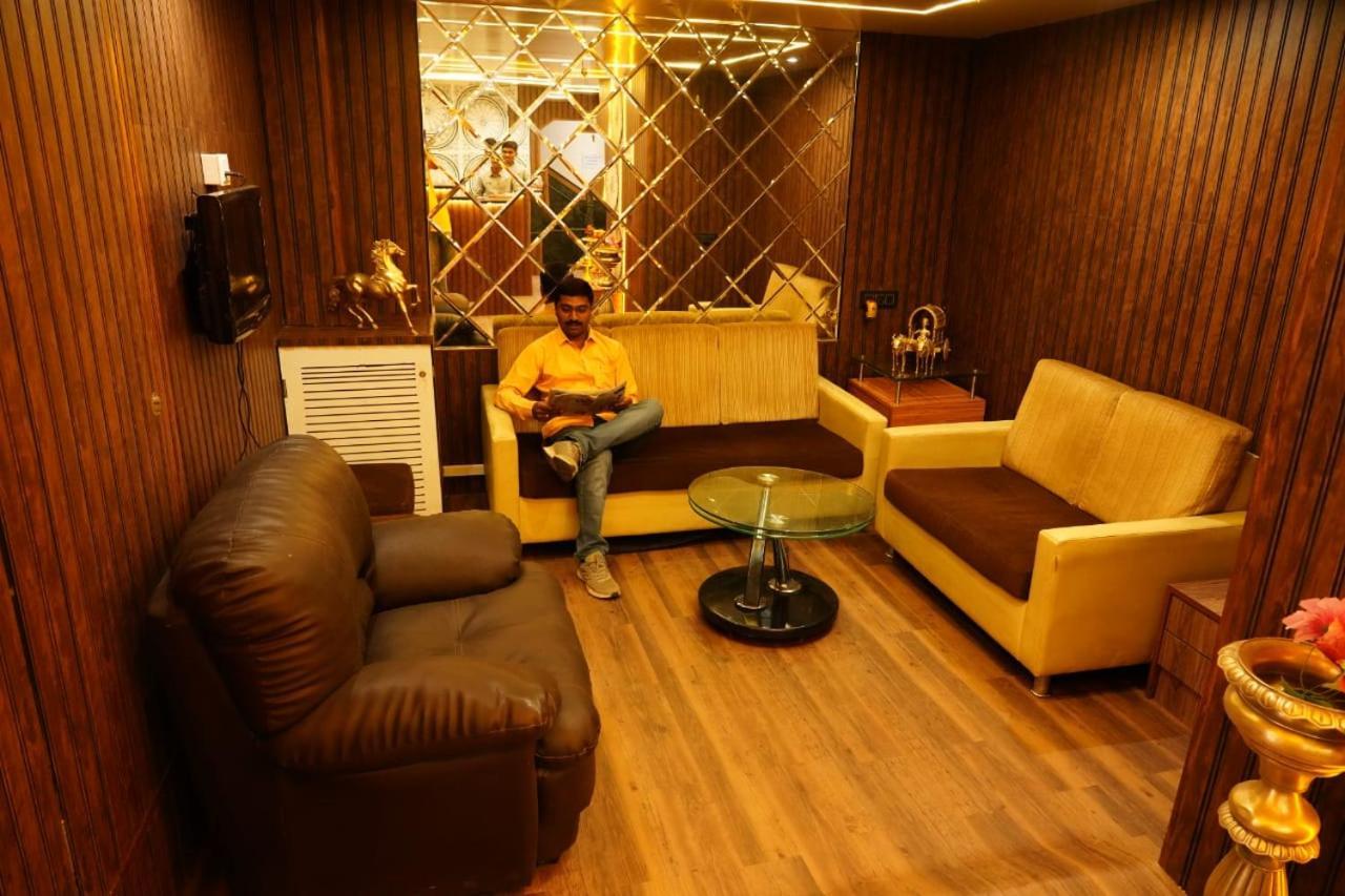 פונה Hotel Padma Krishna מראה חיצוני תמונה