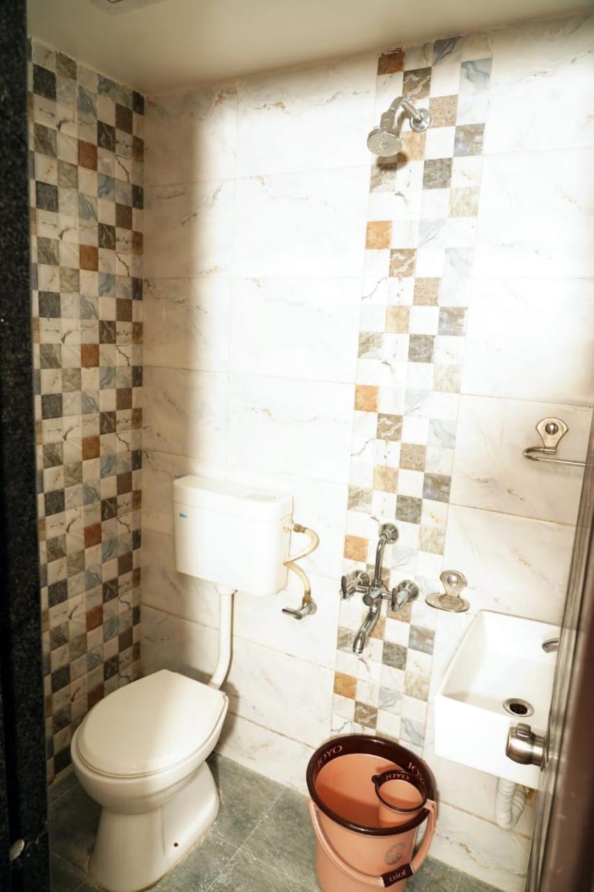 פונה Hotel Padma Krishna מראה חיצוני תמונה