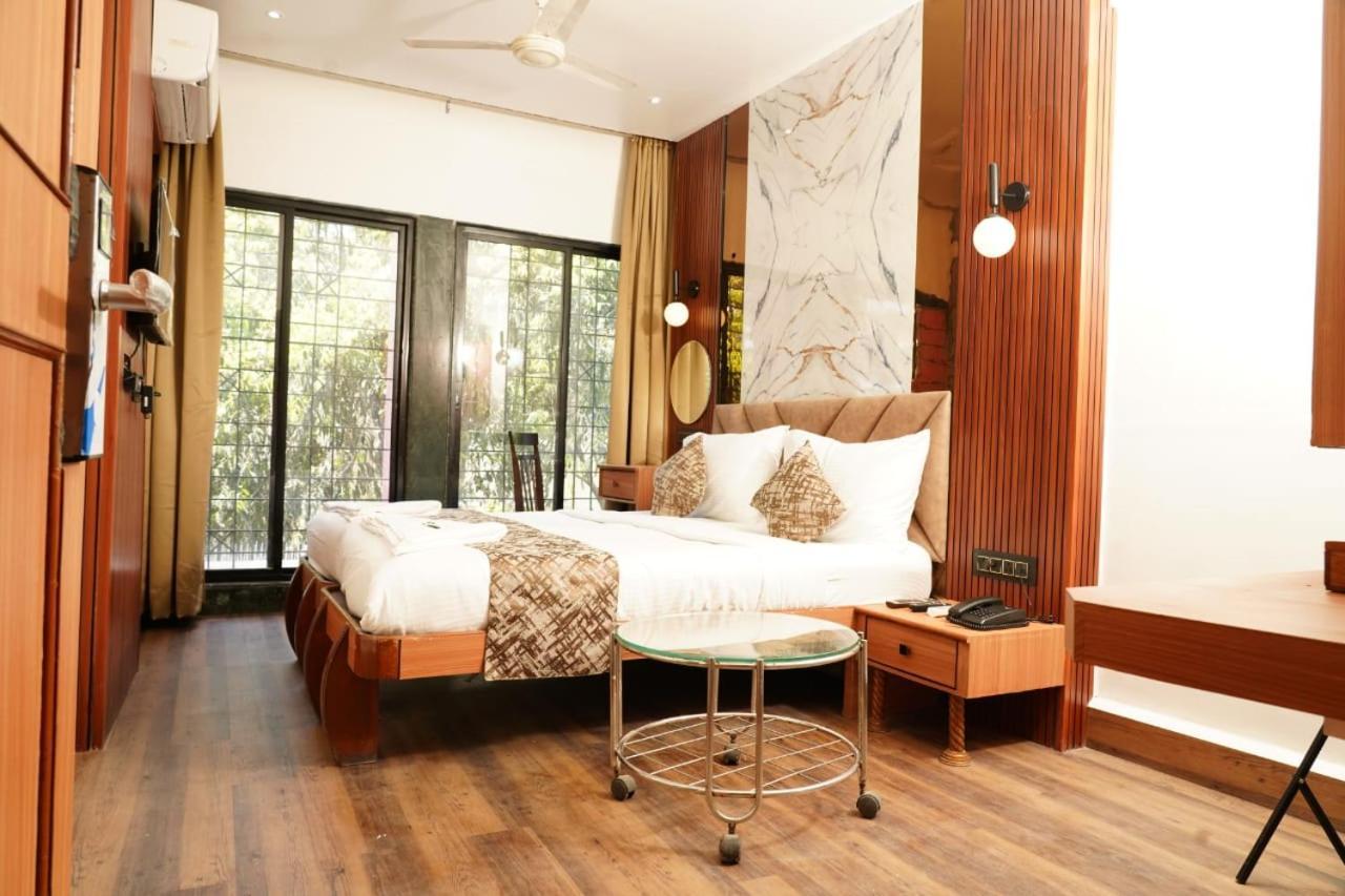 פונה Hotel Padma Krishna מראה חיצוני תמונה